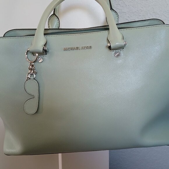 Michael Kors - Picture 1 of 6